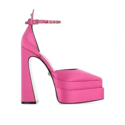 Versace Aevitas Pointy Platform Pumps In Pink