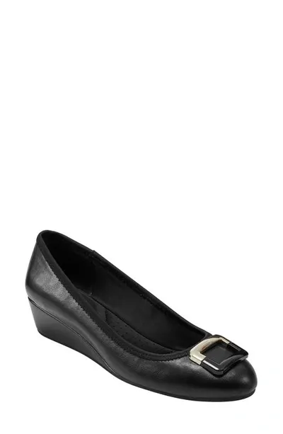 Bandolino Wedge Pump In Black Smooth