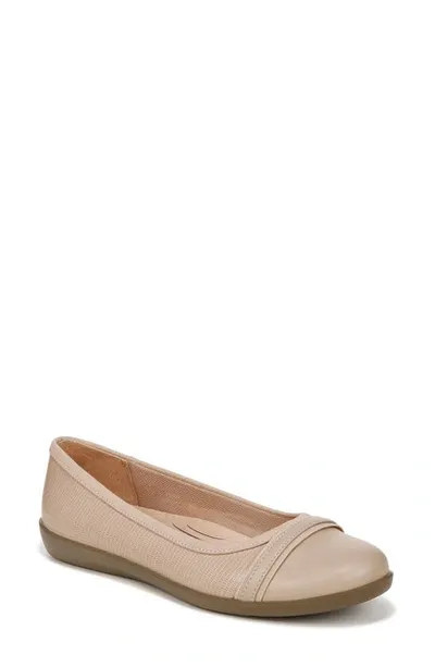 Lifestride Nile Ballet Flat In Beige