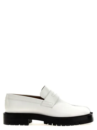 Maison Margiela Tabi Loafers In White/black