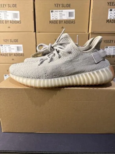 Pre-owned Yeezy Boost 350 V2 Sesame Gr. 41 In Grau