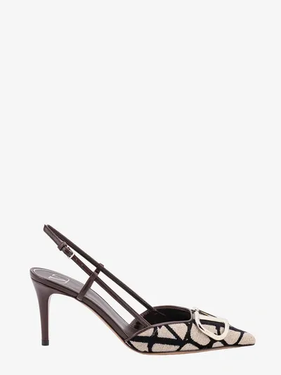 Valentino Garavani Logo-detail Slingback Pumps In Beige