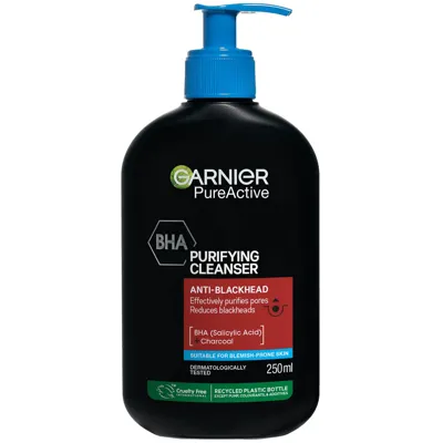 Garnier Pure Active Bha, Salicylic Acid And Charcoal Daily Face Cleanser 250ml In White