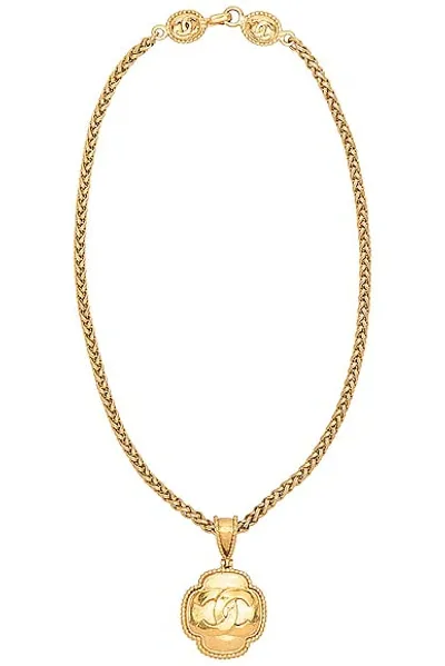 Pre-owned Chanel Pendant Necklace In Gold