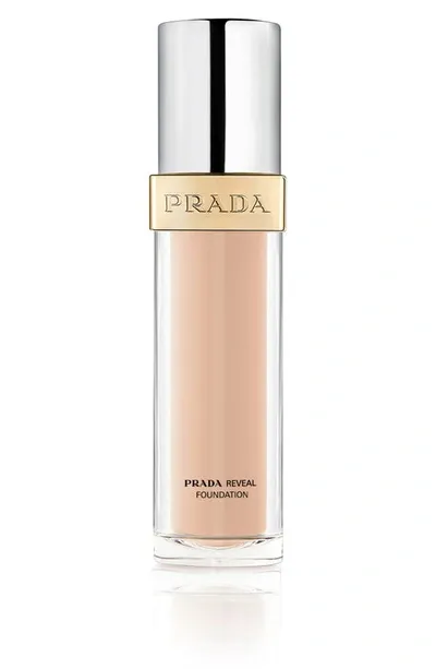 Prada Reveal Skin Optimizing Refillable Soft Matte Foundation In Ln25