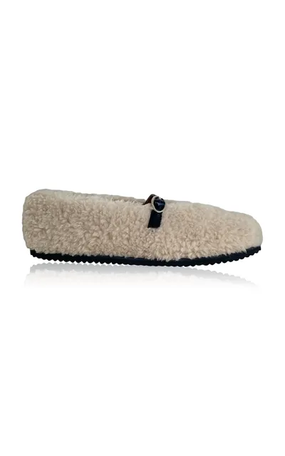 Reike Nen Sobok Shearling Flats In White