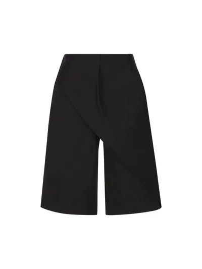 Loewe Logo Patch Pleated Bermuda Shorts In Black