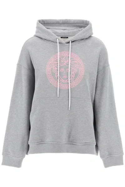 Versace Felpa Con Cappuccio Mélange Stampa Logo In Grey