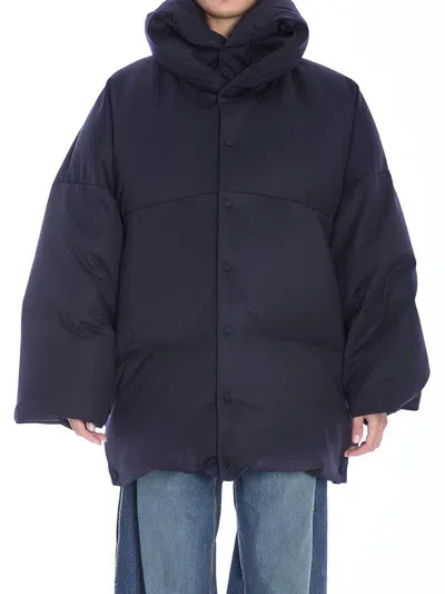 Alaïa Oversized Puffer Jacket In Blue