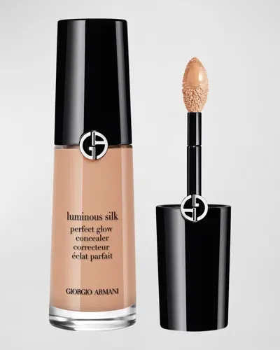 Armani Collezioni Luminous Silk Concealer In .- Light With A Cool Undertone