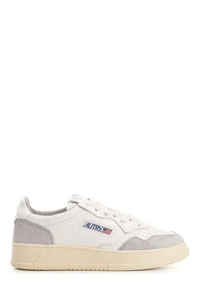 Autry Medalist Low In White