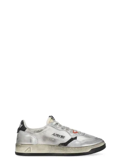 Autry Medalist Low Sneakers In White