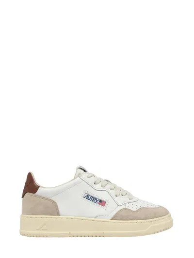 Autry Medalist Low Sneakers In White And Brown Leather And Suede In Neutrals