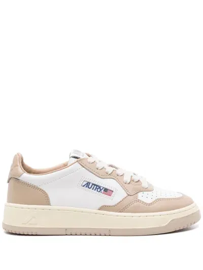 Autry Medalist Low Sneakers In White