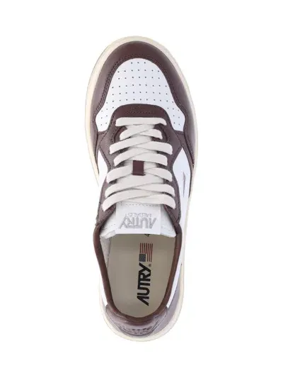 Autry Medalist Low-top Sneakers In Brown