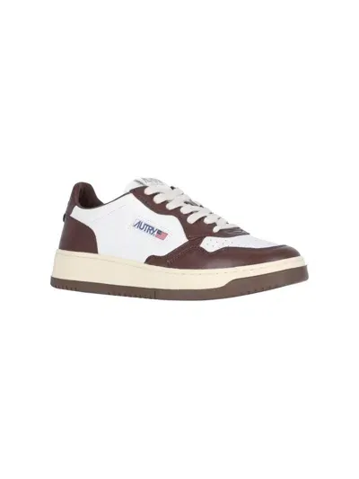 Autry Medalist Low-top Sneakers In Wht/chestnut