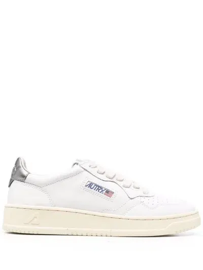 Autry Medalist Low-top Sneakers In Wht/silver