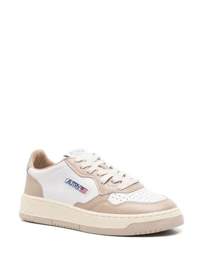 Autry Medalist Low Wom  Leat/leat Wht/wht Pep Shoes