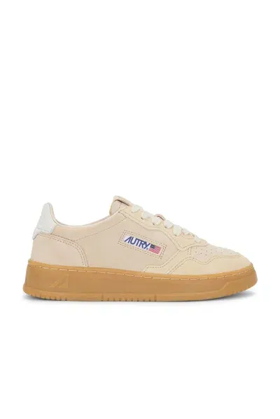 Autry Medalist Sneakers In Neutrals