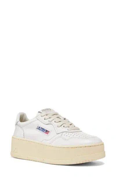 Autry Medalist Sneaker In White