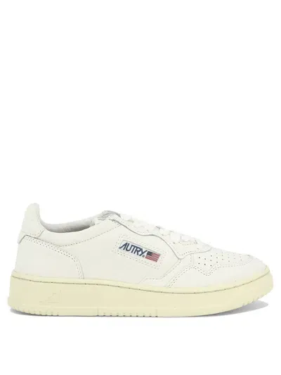 Autry 'medalist' Sneakers In White