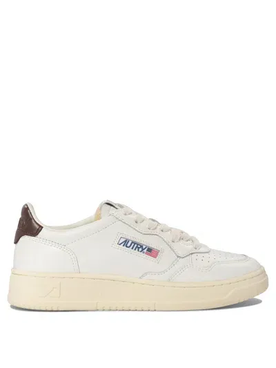 Autry Medalist Low Leather Sneakers In White