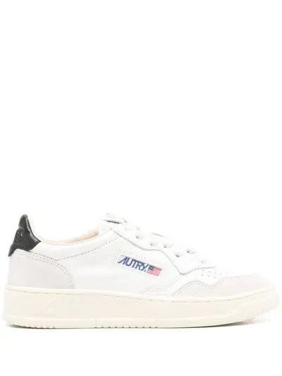 Autry Medalist Sneakers In White