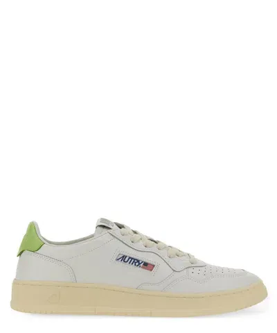 Autry Medalist Sneakers In White