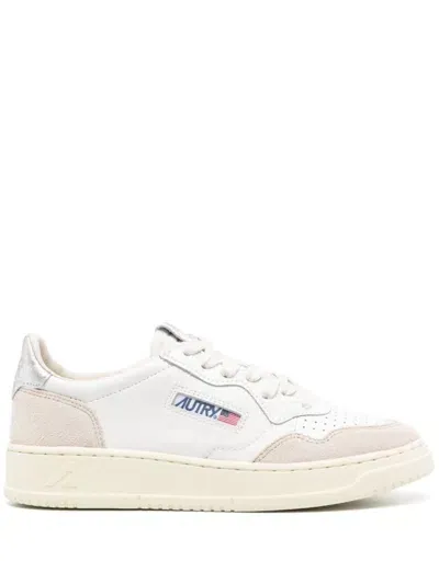 Autry Medalist Low Leather Sneakers In White