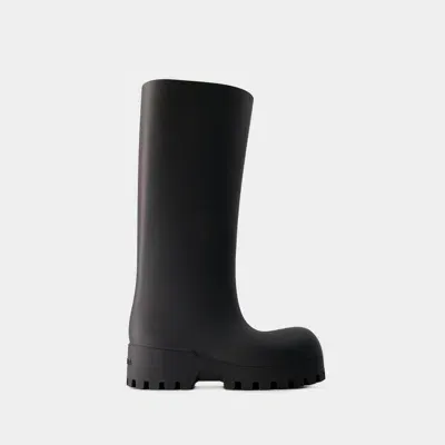 Balenciaga Bulldozer Boots In Black