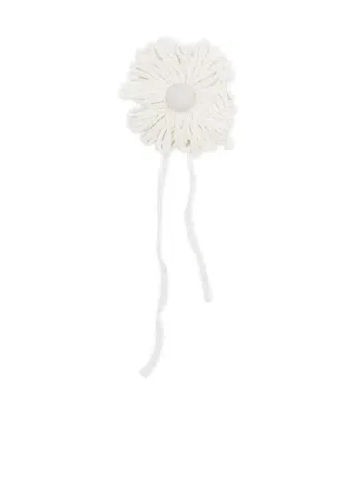 Bernadette Brooche Daisy In White