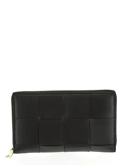 Bottega Veneta Intreccio Leather Wallet In Black-gold