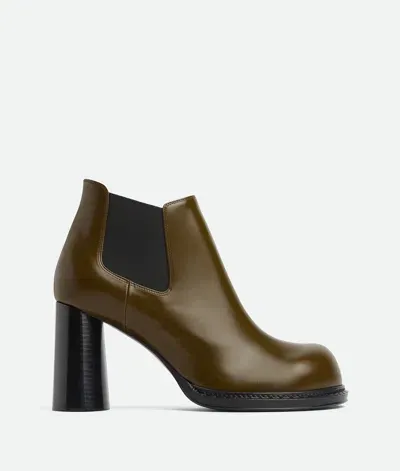 Bottega Veneta Cliff Chelsea Boots In Olive Oil