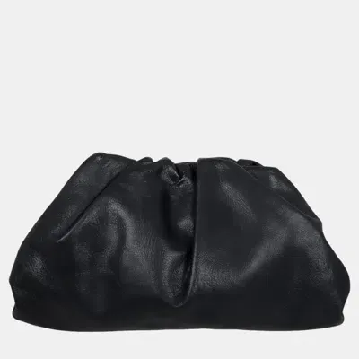 Pre-owned Bottega Veneta Craquele Leather The Pouch Bag In Black