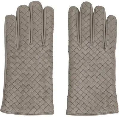 Bottega Veneta Gray Intrecciato Leather Gloves In 8399 Metallic Mist