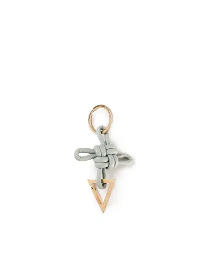 Bottega Veneta Logo Engraved Triangle Keyring In Grey