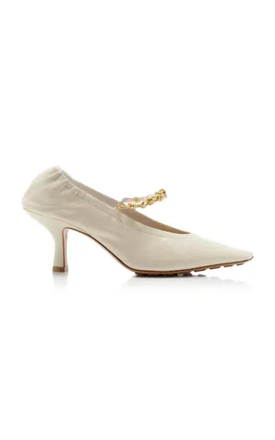 Bottega Veneta Melbourne Chain-detailed Leather Pumps In White