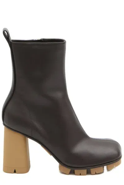 Bottega Veneta Shore Ankle Boots In Brown