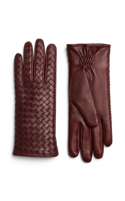 Bottega Veneta Soft Intrecciato Leather Gloves In Burgundy