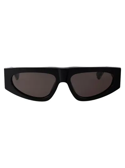 Bottega Veneta Sunglasses In 001 Black Crystal Grey