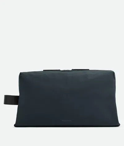 Bottega Veneta Tokyo Large Washbag In Shadow/black