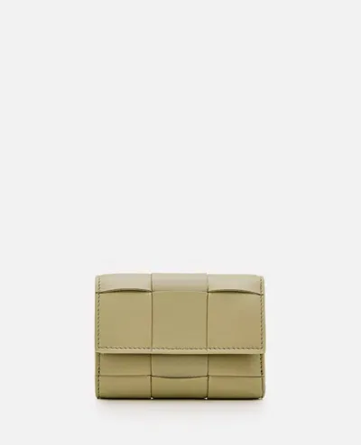 Bottega Veneta Tri-fold Leather Wallet In Beige