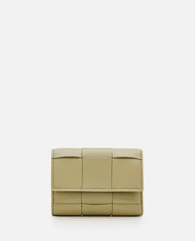 Bottega Veneta Tri-fold Leather Wallet In Green