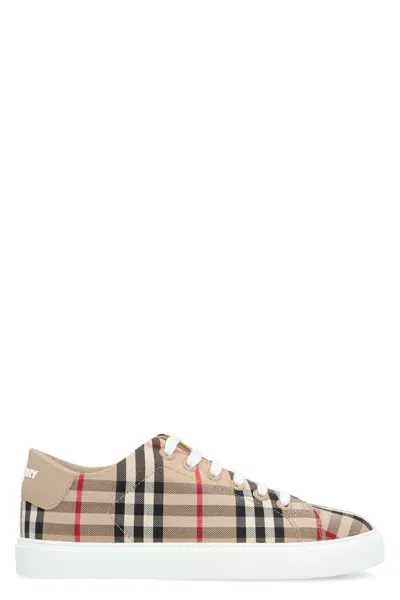 Burberry Checked Motif Sneakers In Beige