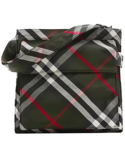 Burberry Trench Tote Check Bags In Black