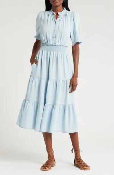 Caslonr Caslon(r) Short Sleeve Tiered Chambray Dress In Light Wash