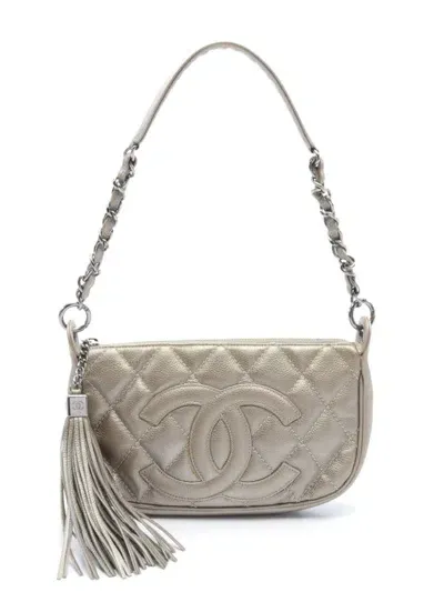 Pre-owned Chanel 2004-2005 Matelasse One Shoulder Bag In Silver