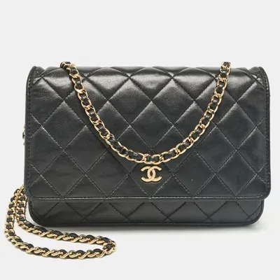 Pre-owned Chanel Black Quilted Leather Classic Wallet On Chain