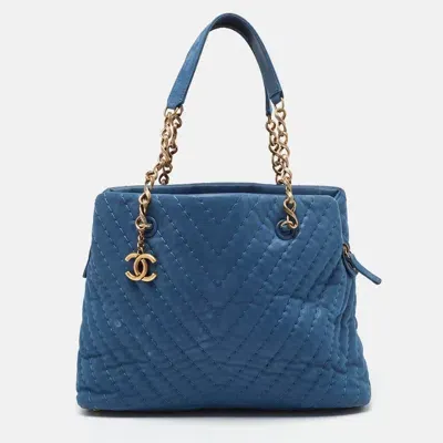 Pre-owned Chanel Blue Iridescent Chevron Leather Cc Charm Chain Bag