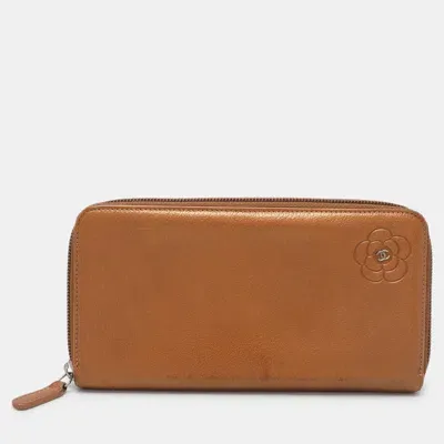 Pre-owned Chanel Brown Leather Camellia Zip Around Wallet